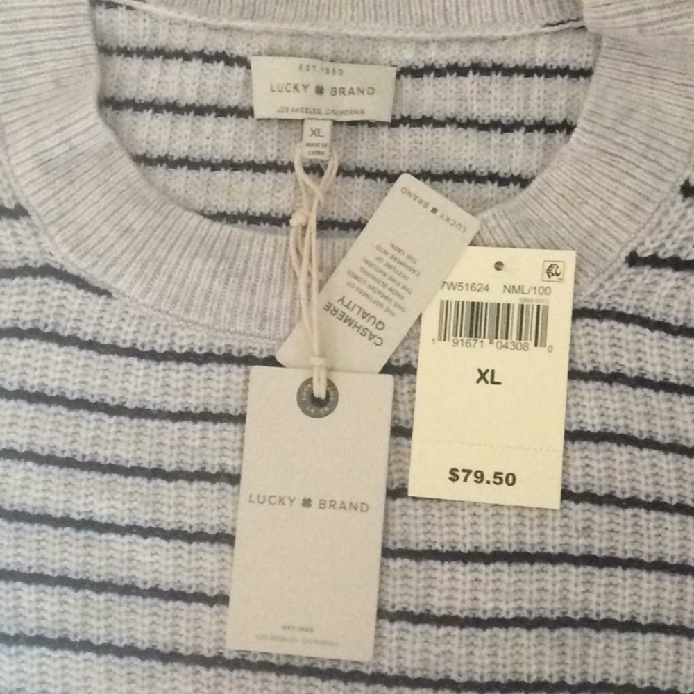 🆕LUCKY BRAND shoulder cutout gray striped sweater - Picture 3 of 5